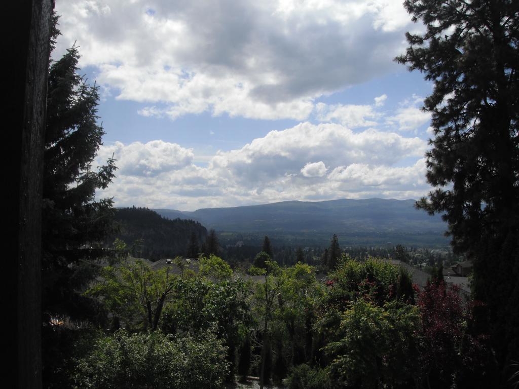 A Touch Of English B&B Kelowna Exteriér fotografie