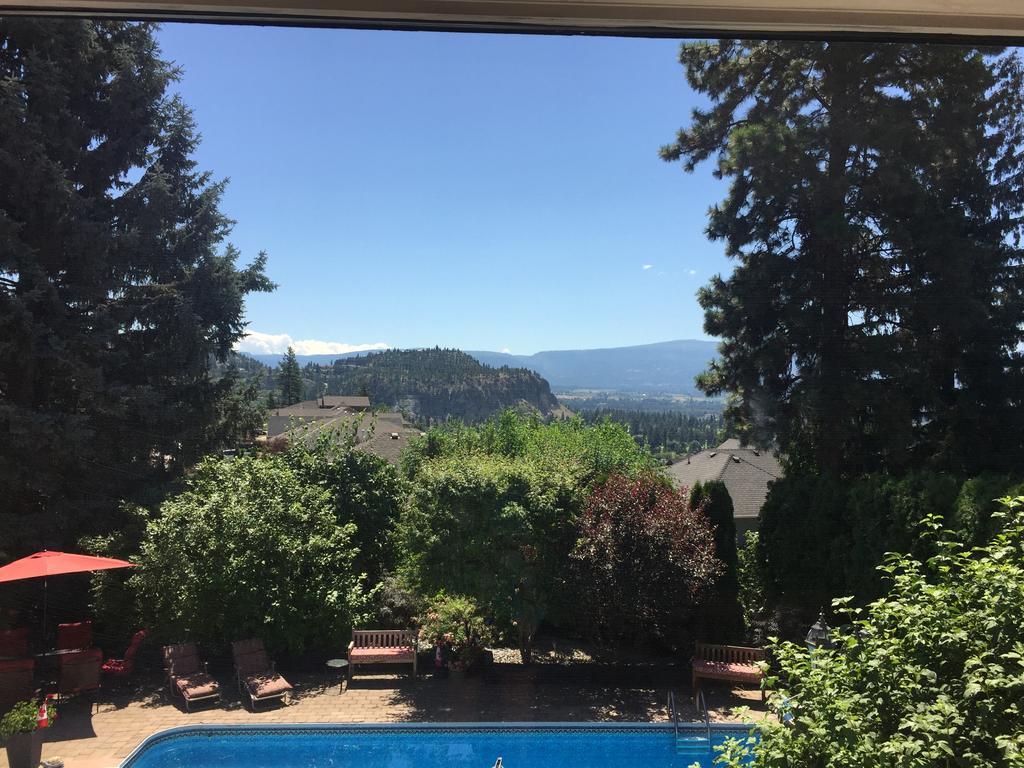 A Touch Of English B&B Kelowna Exteriér fotografie